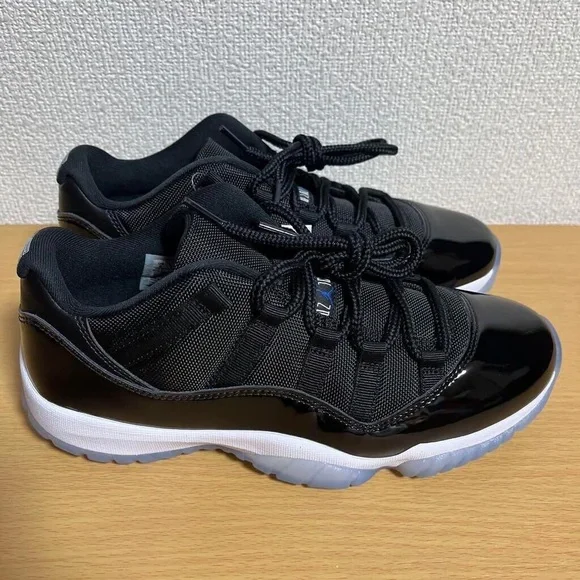 Nike Air Jordan 11 Retro Low - Picture 1 of 4